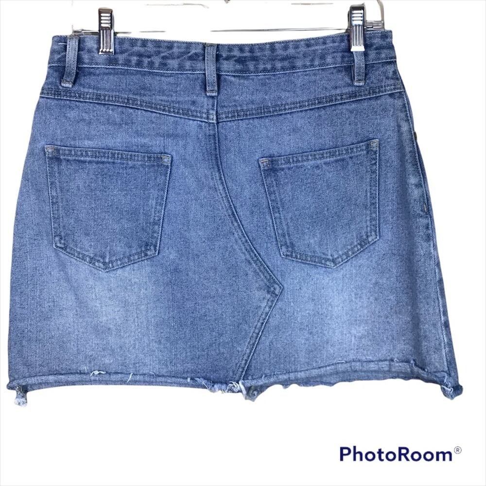 MINKPINK DENIM MPD Distressed Hem Mini Skirt Size Large - Picture 3 of 5